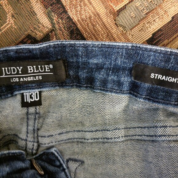 Judy Blue Mid Rise Straight Tummy Control 11/30 - Picture 3 of 4